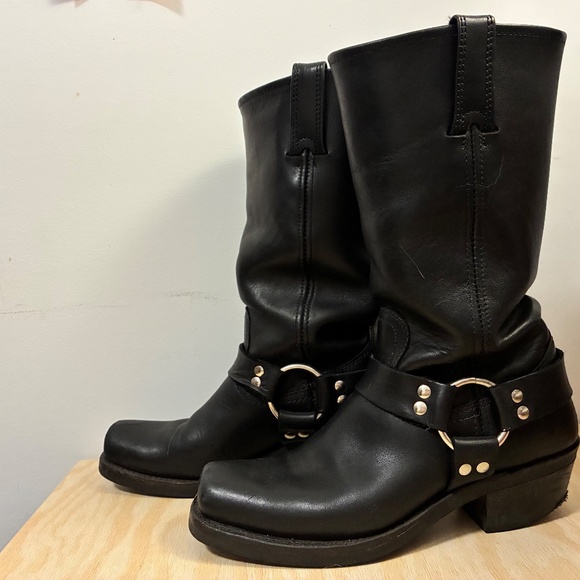 Frye Boot - Harness 12R - Black Western / Cowboy Boot Size 7 - Picture 4 of 5